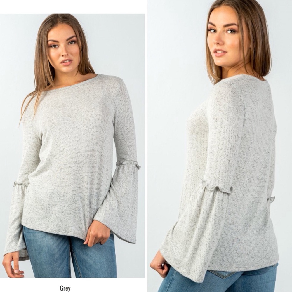 🎉HP🎉Gray bell sleeve top